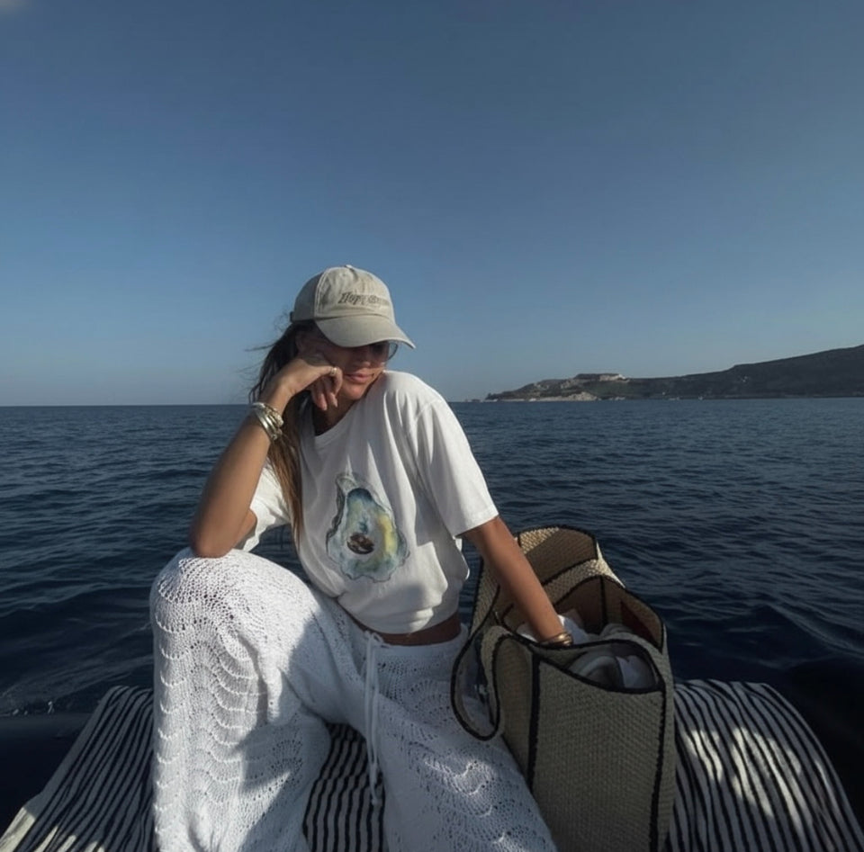 Oyster Elegance Tee